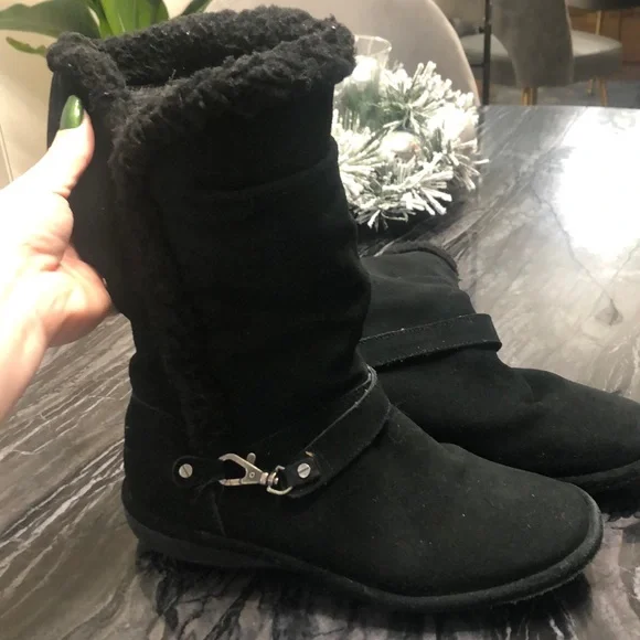 Lands End nice winter shoes 🖤. Size 6.5 - Picture 1 of 5